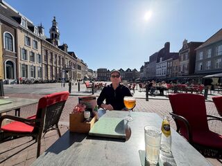Marktplatz mit Außengastronomie in Roermond